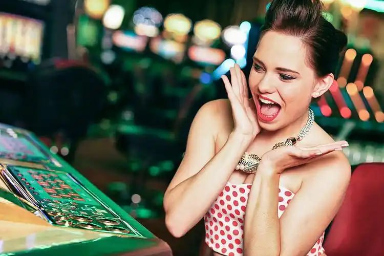Giao diện chơi Casino trực tuyến đa dạng tại fcb88 phù hợp người chơi Việt